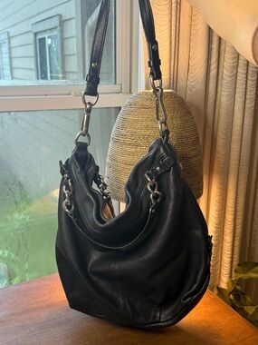 Coach Brook Black Pebbled Leather Hobo Handbag Shoulder Bag purple Lining